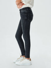 Lade das Bild in den Galerie-Viewer, Jeans Julita
