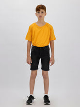 Lade das Bild in den Galerie-Viewer, Bermuda Corvin
