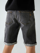 Lade das Bild in den Galerie-Viewer, Bermuda Corvin
