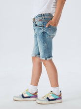 Lade das Bild in den Galerie-Viewer, Bermuda Corvin
