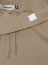 Lade das Bild in den Galerie-Viewer, Short New Kodyl
