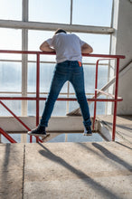 Lade das Bild in den Galerie-Viewer, Jeans Tetemko Extra Slim Fit
