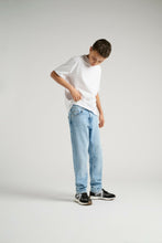 Lade das Bild in den Galerie-Viewer, Jeans Edge Straight
