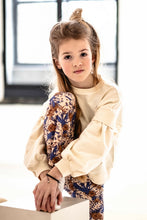 Lade das Bild in den Galerie-Viewer, Sweater Moonchild
