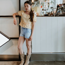 Lade das Bild in den Galerie-Viewer, Jeans Shorts P54003
