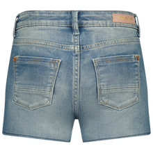 Lade das Bild in den Galerie-Viewer, Jeans Shorts Daizy
