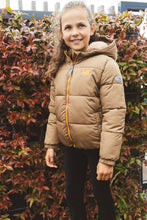 Lade das Bild in den Galerie-Viewer, Coat Jara
