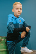 Lade das Bild in den Galerie-Viewer, Hoodie Hessel
